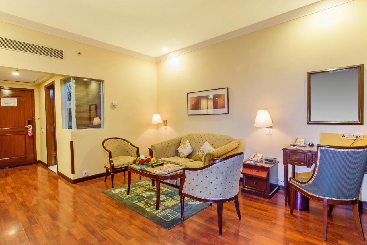 The Soaltee Kathmandu Hotell Exteriör bild