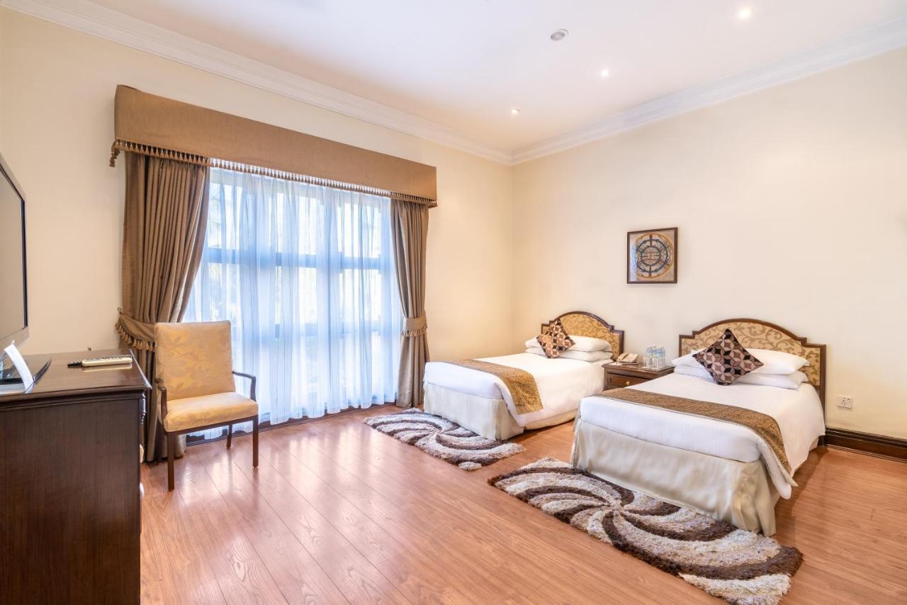 The Soaltee Kathmandu Hotell Exteriör bild