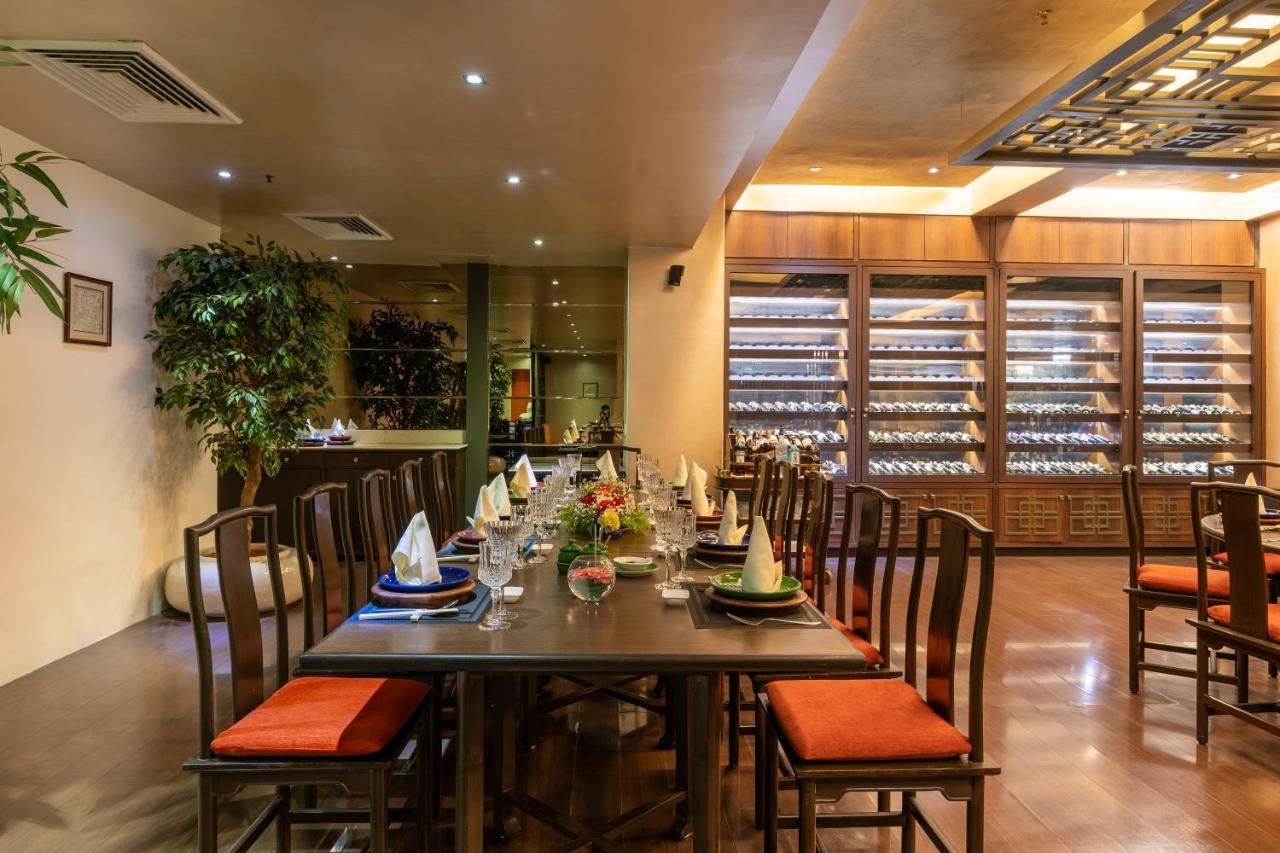 The Soaltee Kathmandu Hotell Exteriör bild
