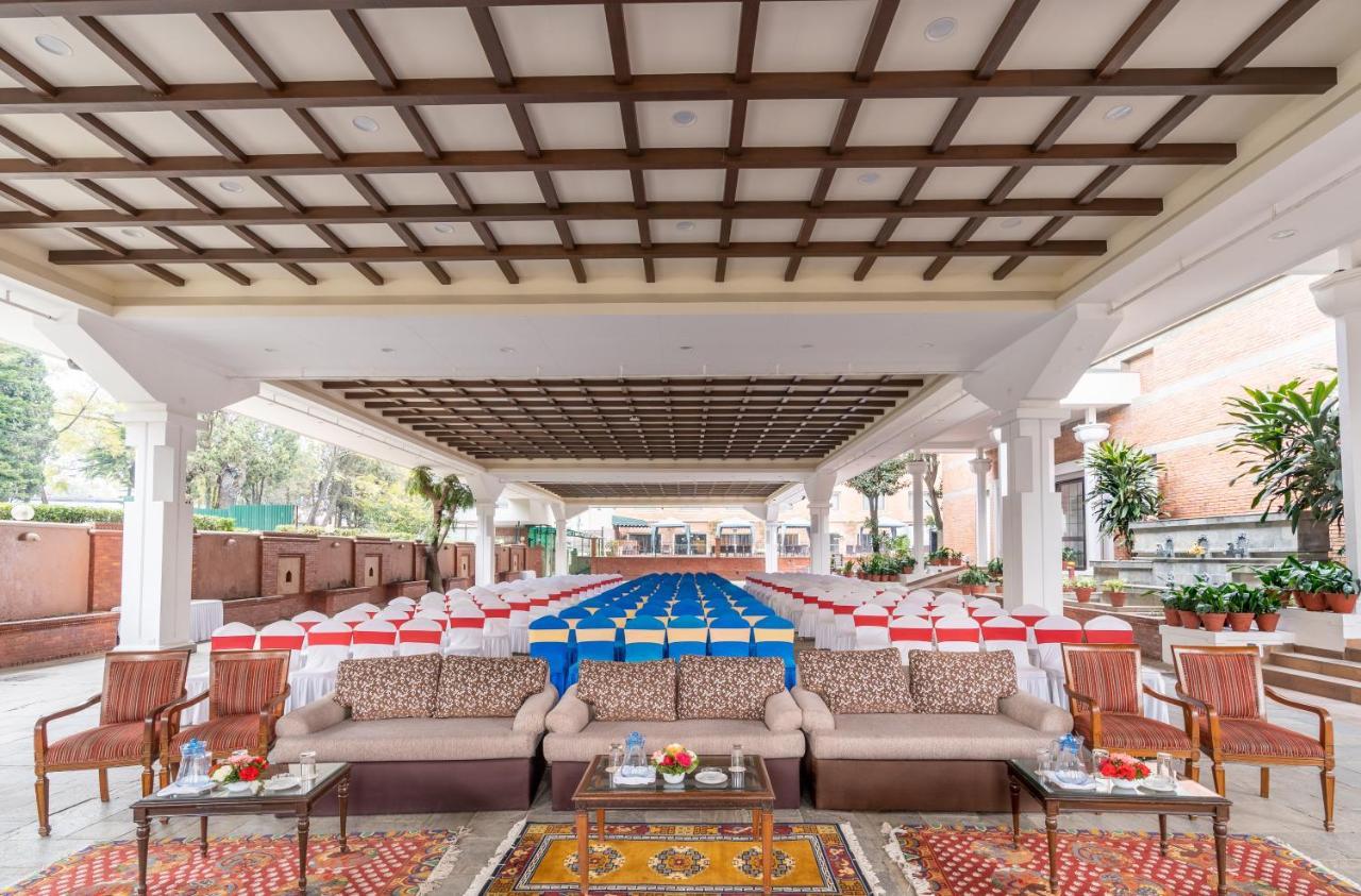 The Soaltee Kathmandu Hotell Exteriör bild