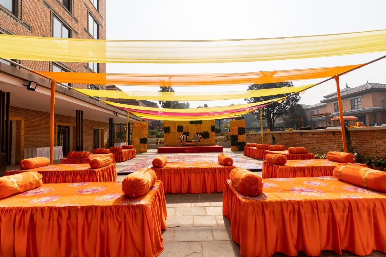 The Soaltee Kathmandu Hotell Exteriör bild