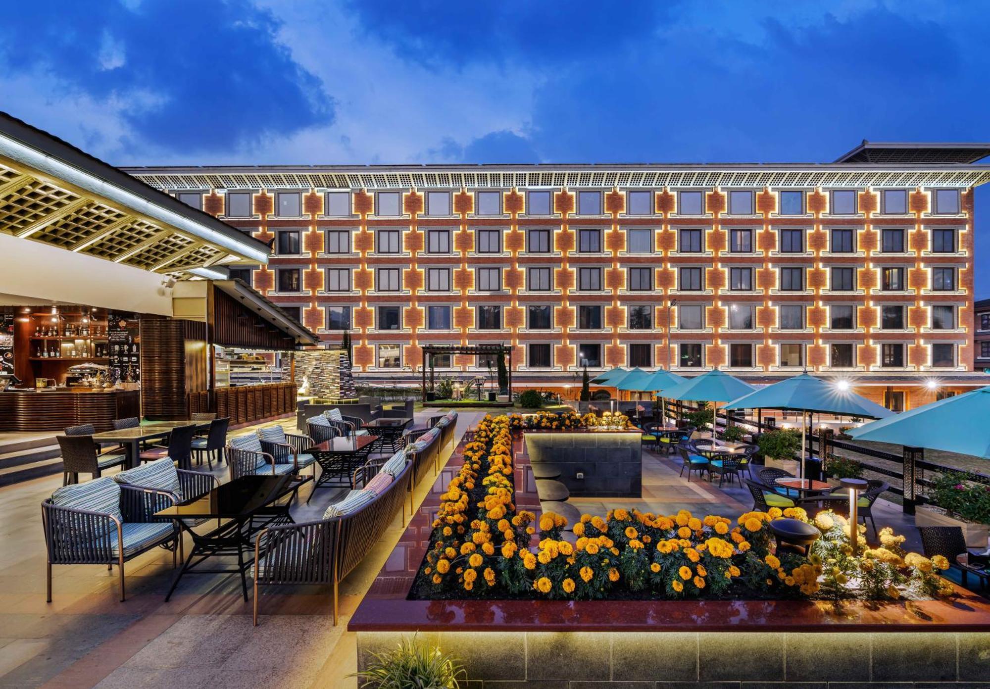The Soaltee Kathmandu Hotell Exteriör bild