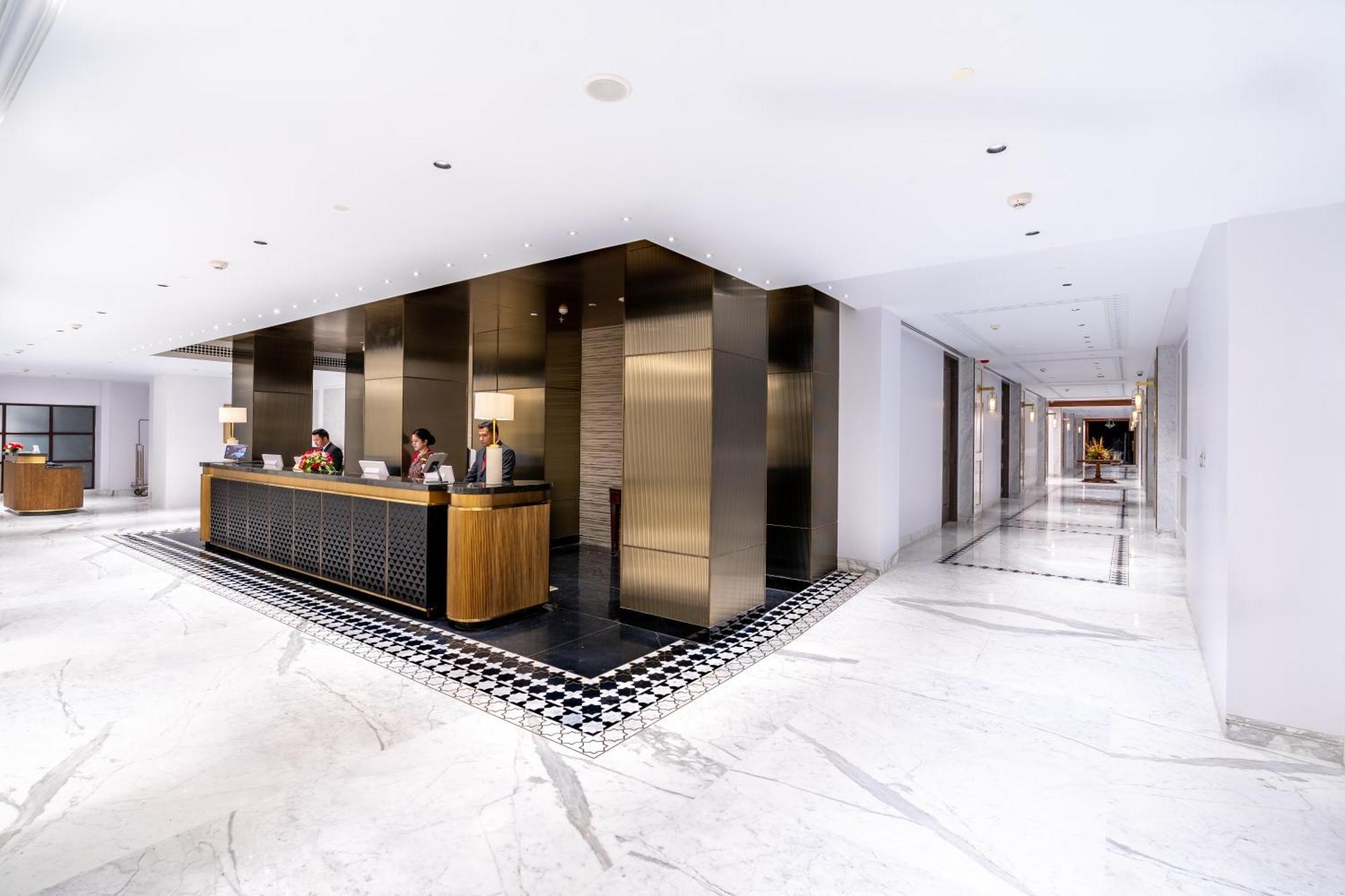 The Soaltee Kathmandu Hotell Exteriör bild