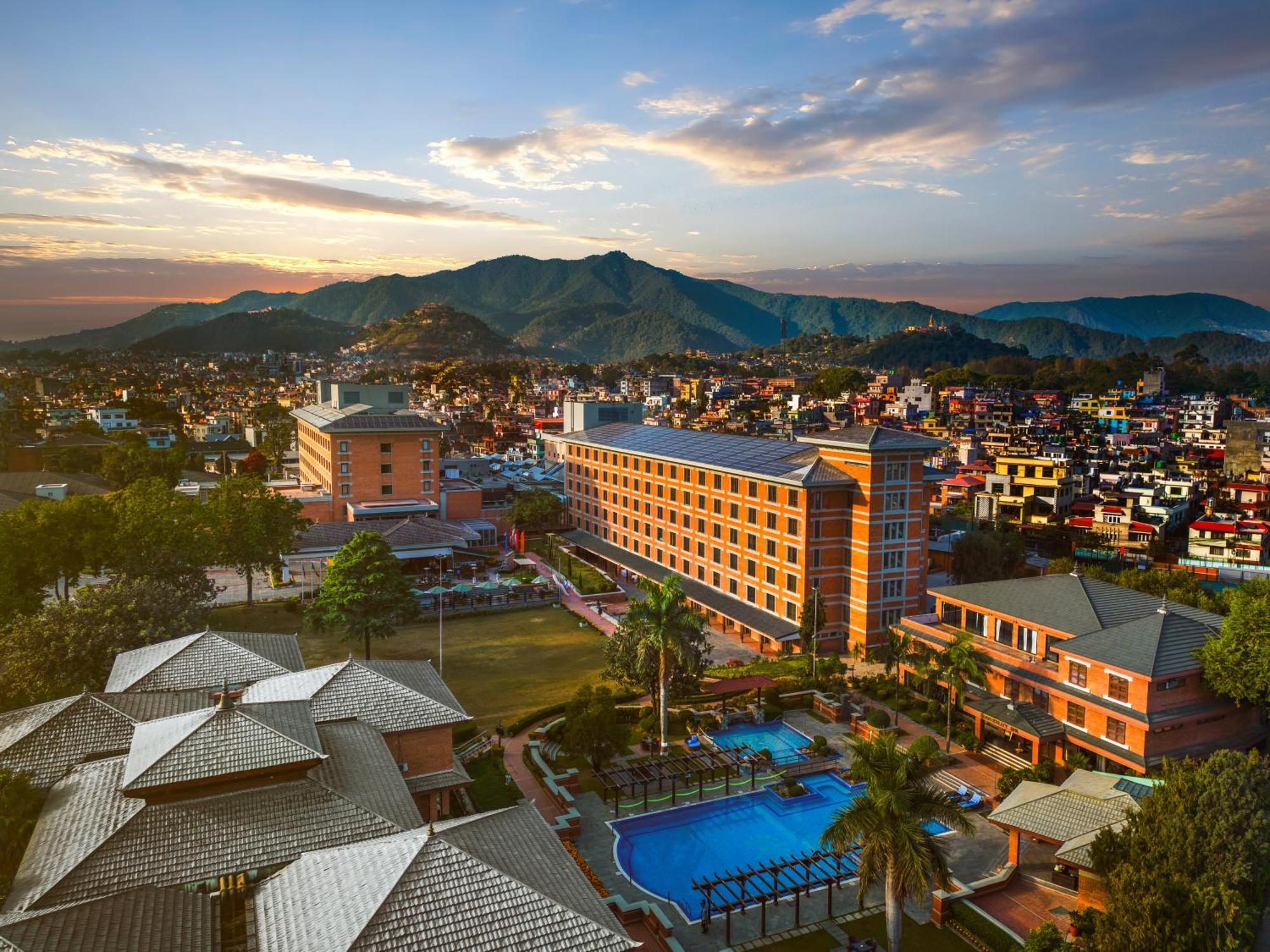 The Soaltee Kathmandu Hotell Exteriör bild
